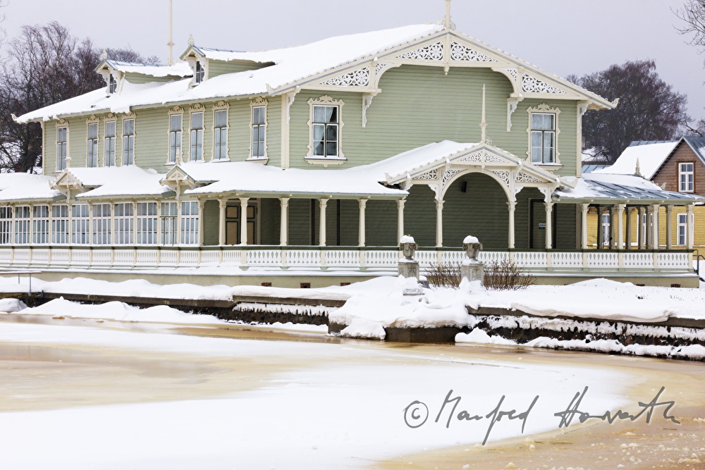 Kursaal (spa house) and landing stage for boats (beach stairs)