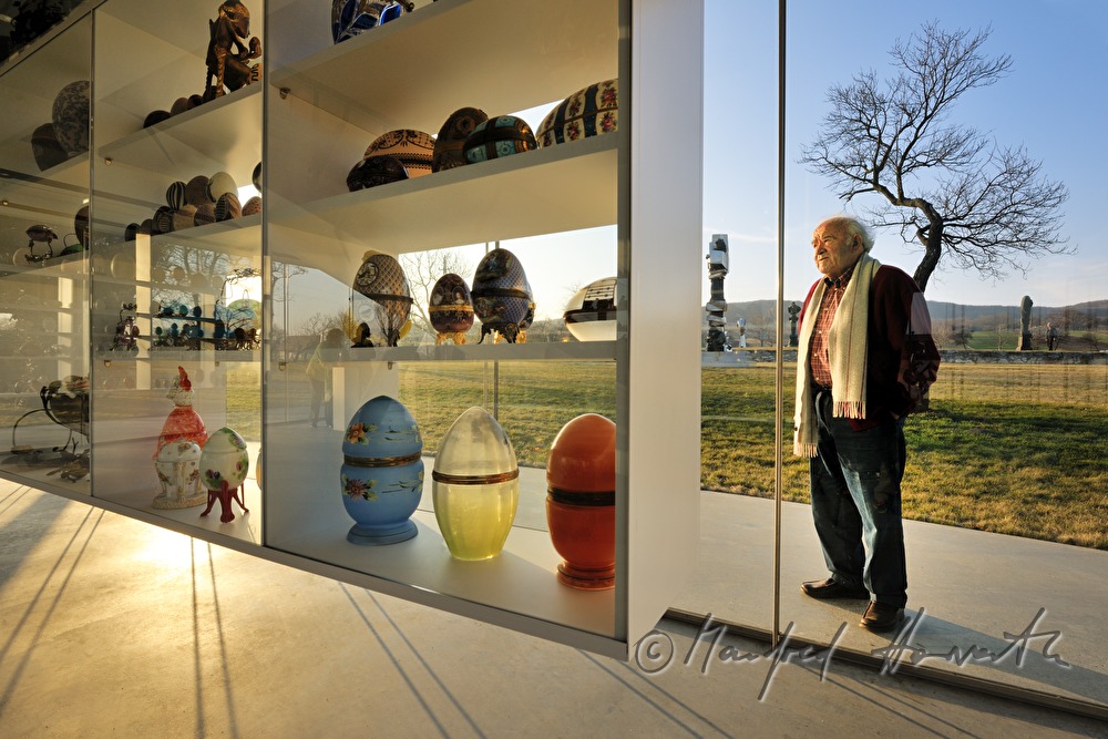 Wander Bertoni and eggs in the Egg Museum