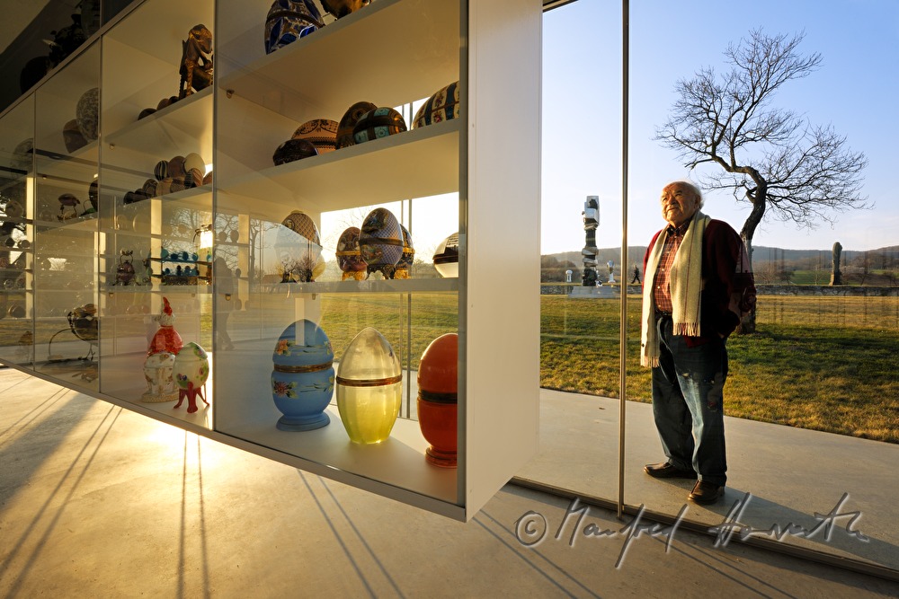 Wander Bertoni and eggs in the Egg Museum