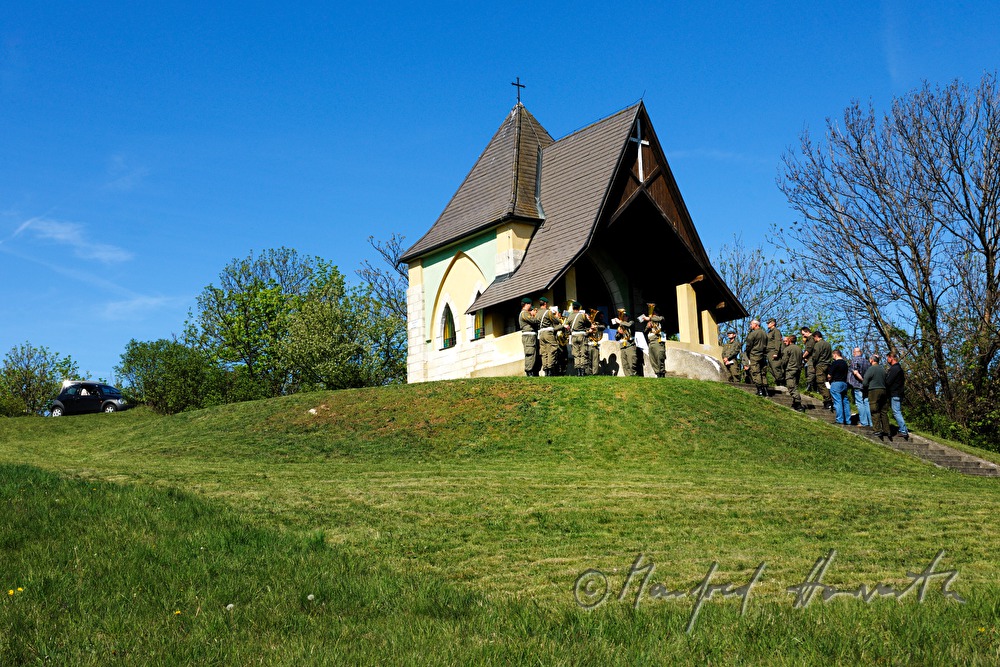 soldiers of the Austrian Armed Forces during a camp service