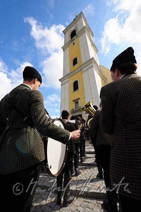 folk music band marching in