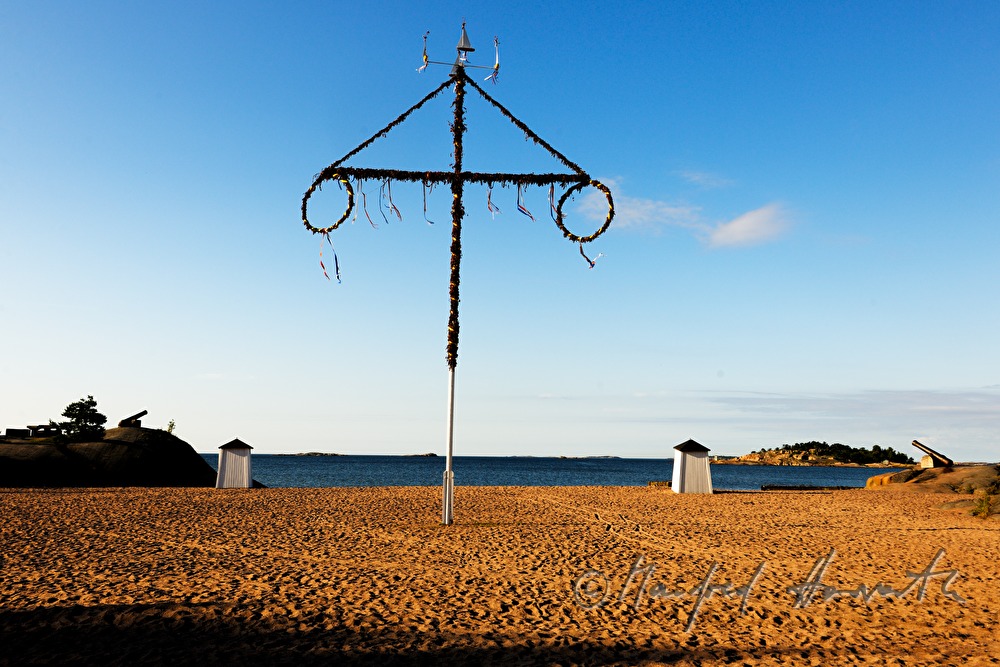 beach cabins and canons on the beach of the Spa Hotel