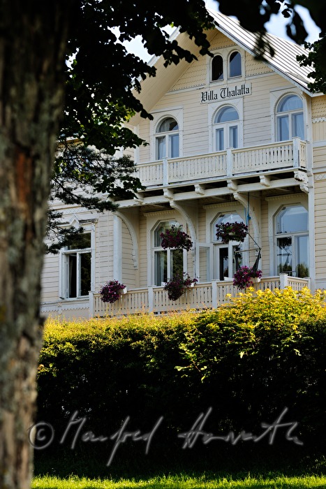 Hotel Villa Thalatta  and garden hedge