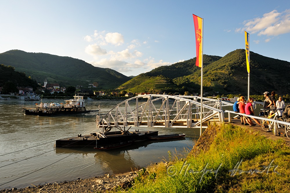 the flying bridge crosses the Danube