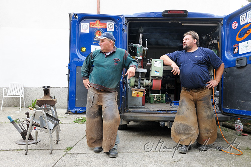 horsehoers in a break