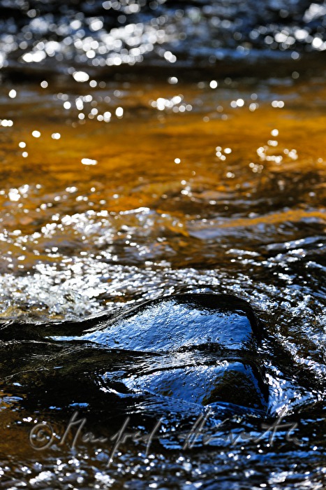 granite boulders bathed by the river Waldaist