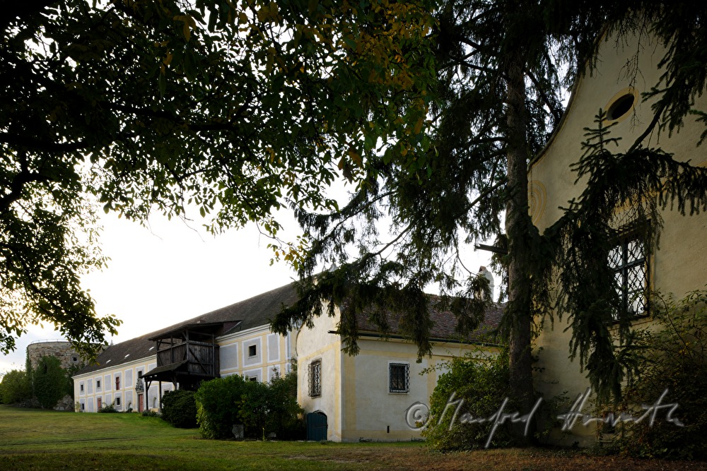 baroque outbuilding of Castle Schrattenthal