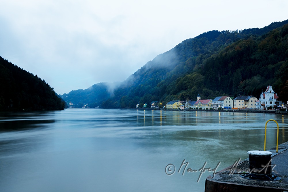 landing stage and the town of Sarmingstein