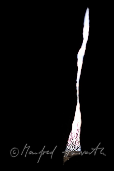 gap between the two halfs of an erratic rock