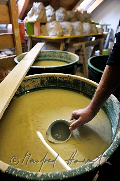 ceramist Wieser skims off water