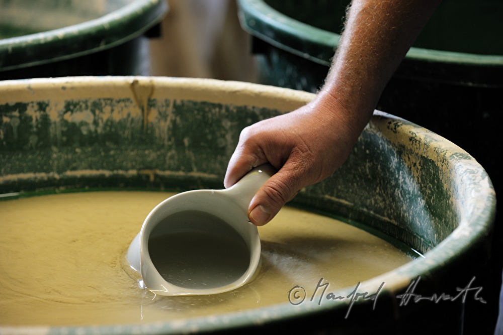 ceramist Wieser skims off water