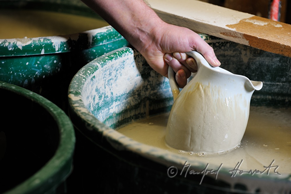 ceramist Wieser skims off water