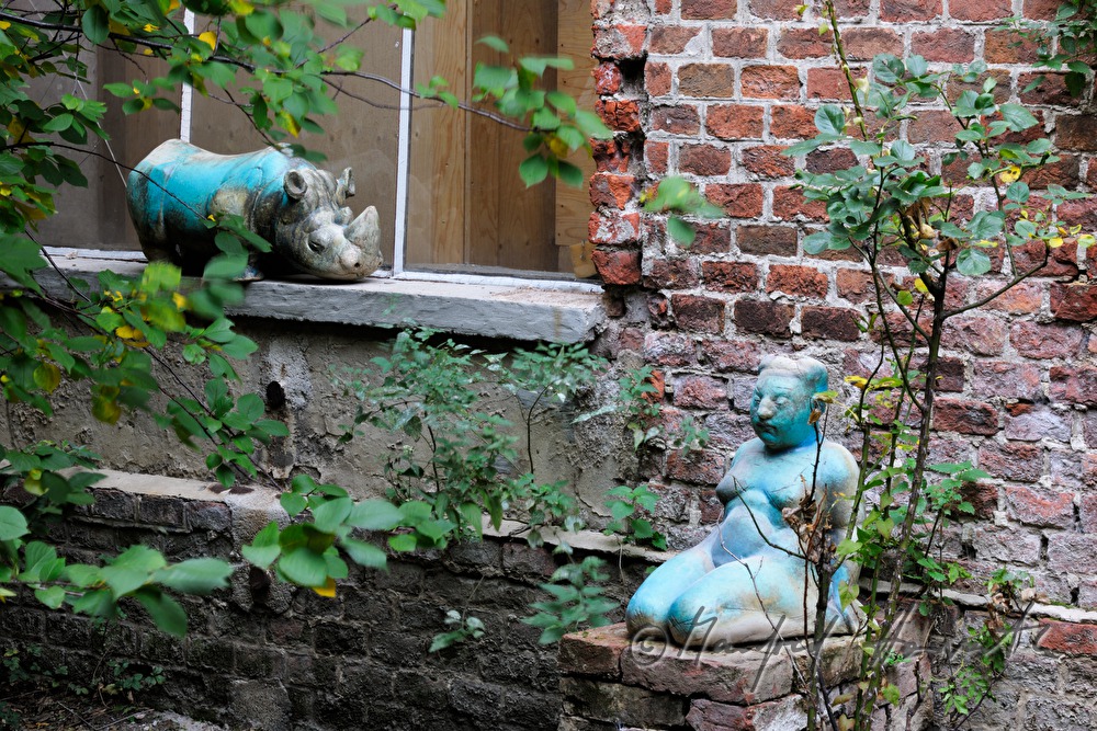 sculptures at the workshop of ceramist Gundi Dietz