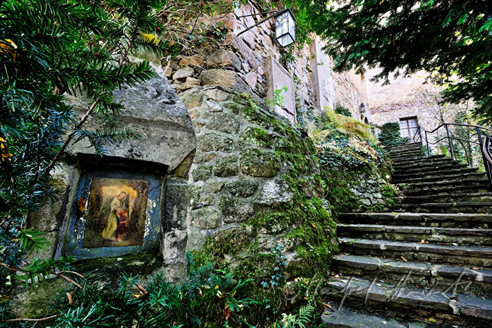 wayside shrine and stairs leading to Castle Werfenstein