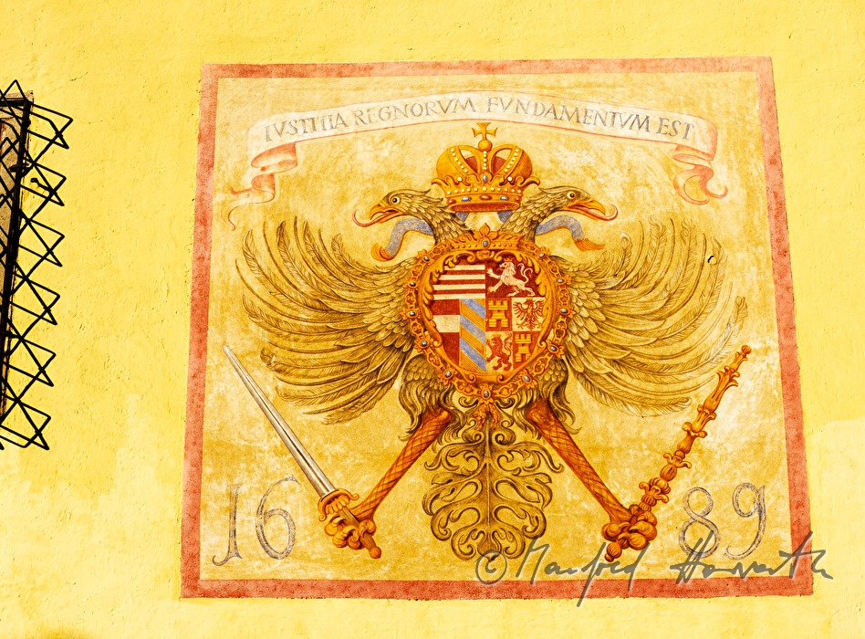 double-headed spread eagle on the fassade of the Mauthaus (toll house)