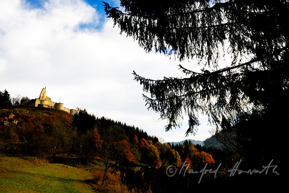 hulk Ruttenstein over the valley of the Naarn