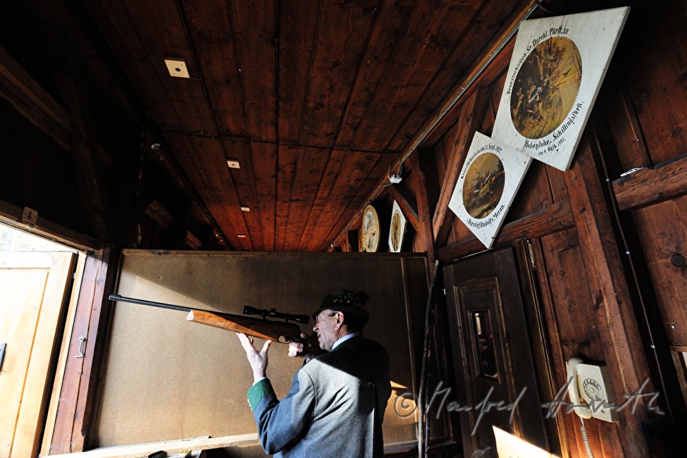 rifleman firing during a shooting copetition
