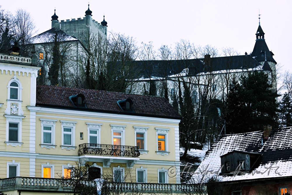 Castle Ottensheim and Art déco villa