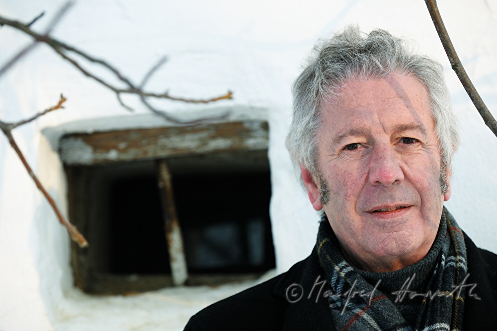 Alfred Komarek in front of his wine cellar