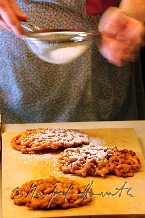 Kirtagsflecken made of deep-fried yeast dough