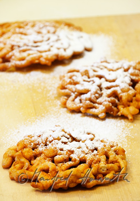 Kirtagsflecken made of deep-fried yeast dough