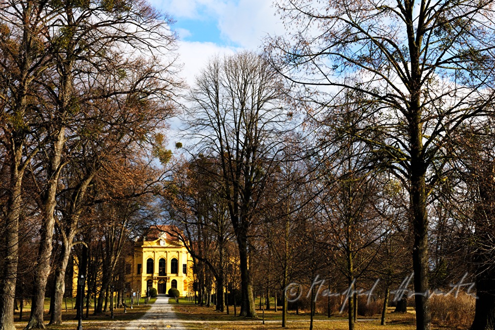 Castle Eckartsau surrounded by an English Garden