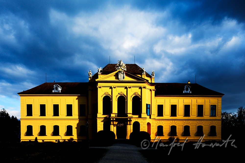 thunderclouds over Castle Eckartsau