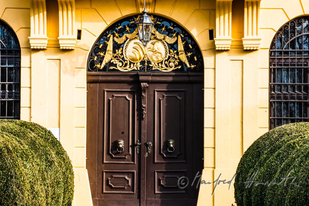 entrance of Castle Eckartsau