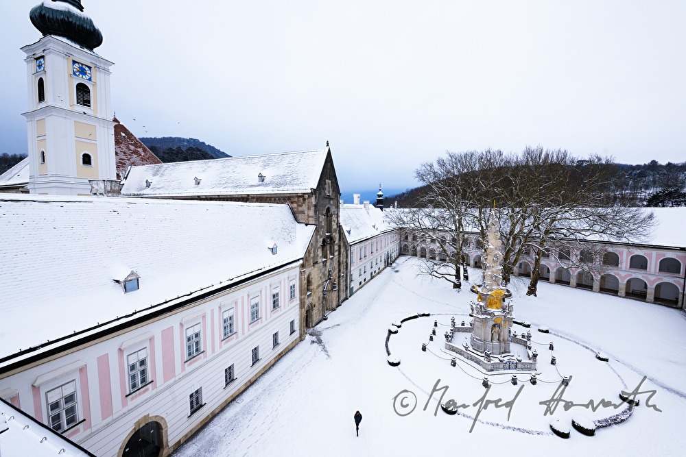 Holy Trinity Column and inner courtyard