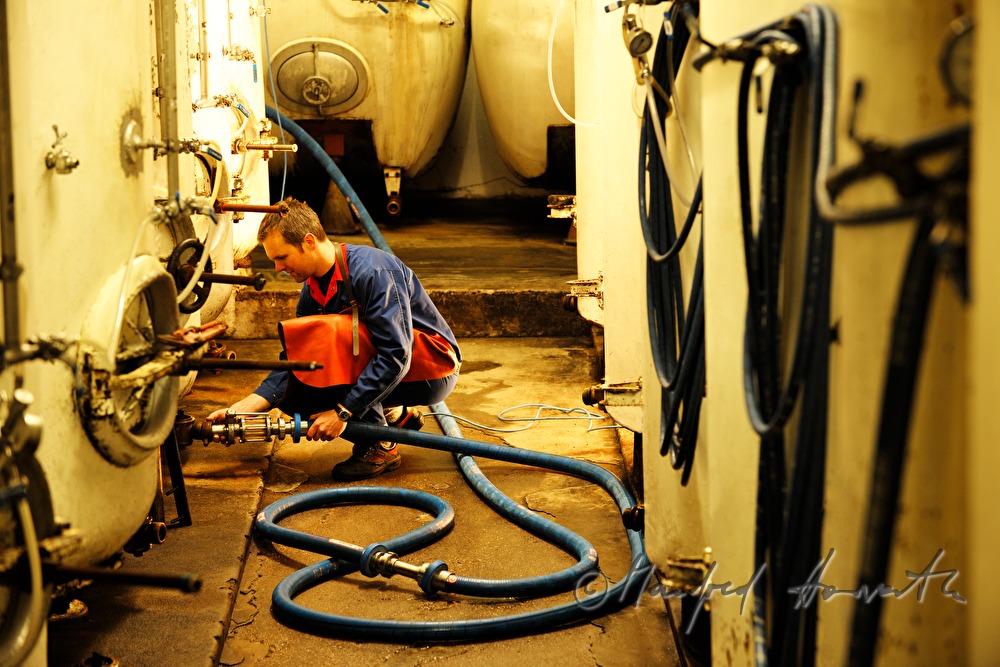 filling beer tanks with beer for ripening