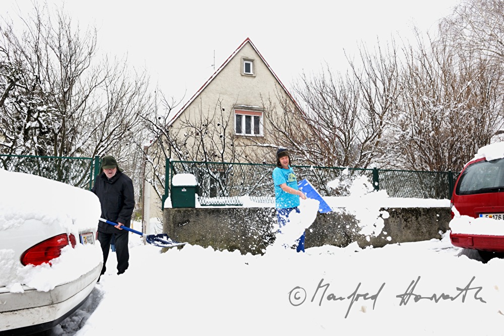 snow shoveling of the pavement