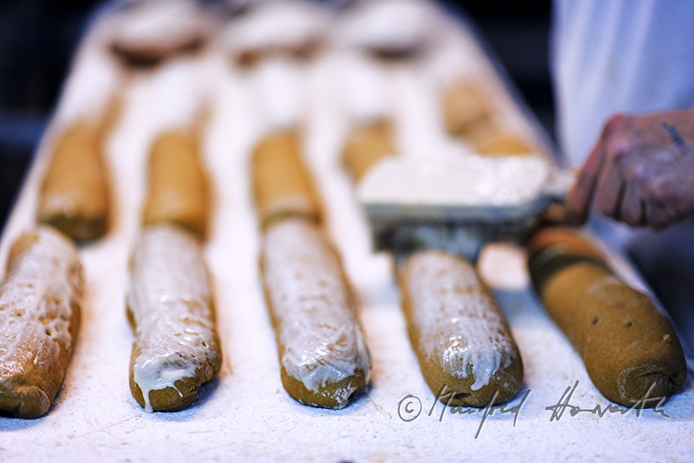 coating rye breads with an enamel