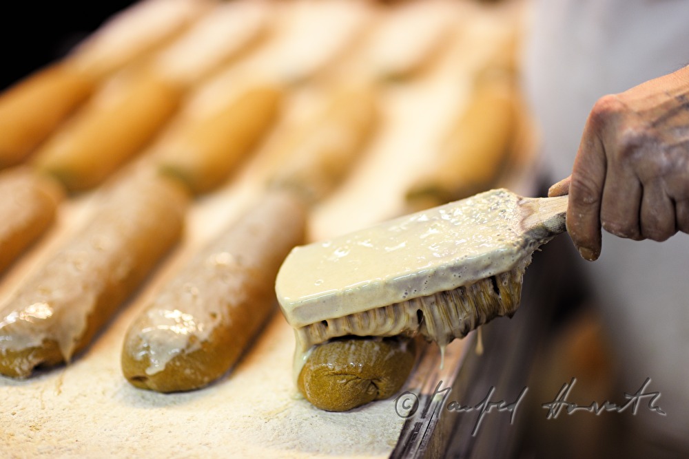 coating rye breads with an enamel