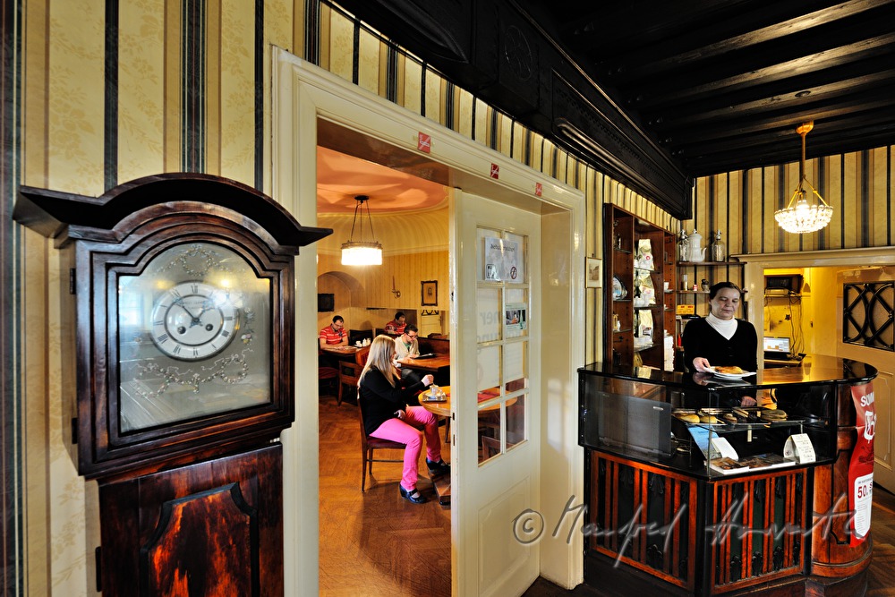 guests in the Cafe Blumensträussl