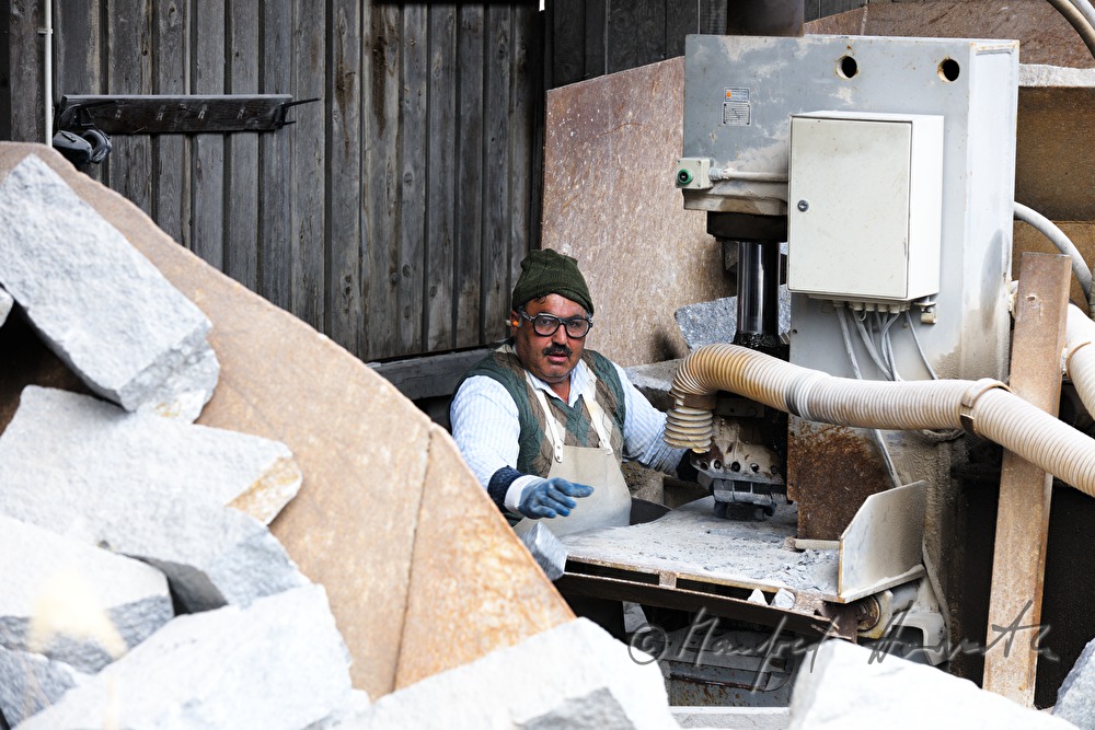production of cobblestones made of granite