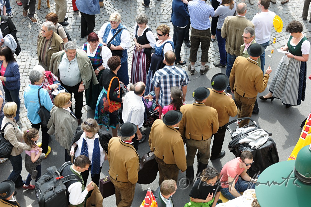 musicians on the way to the stage at the Blueprint Market