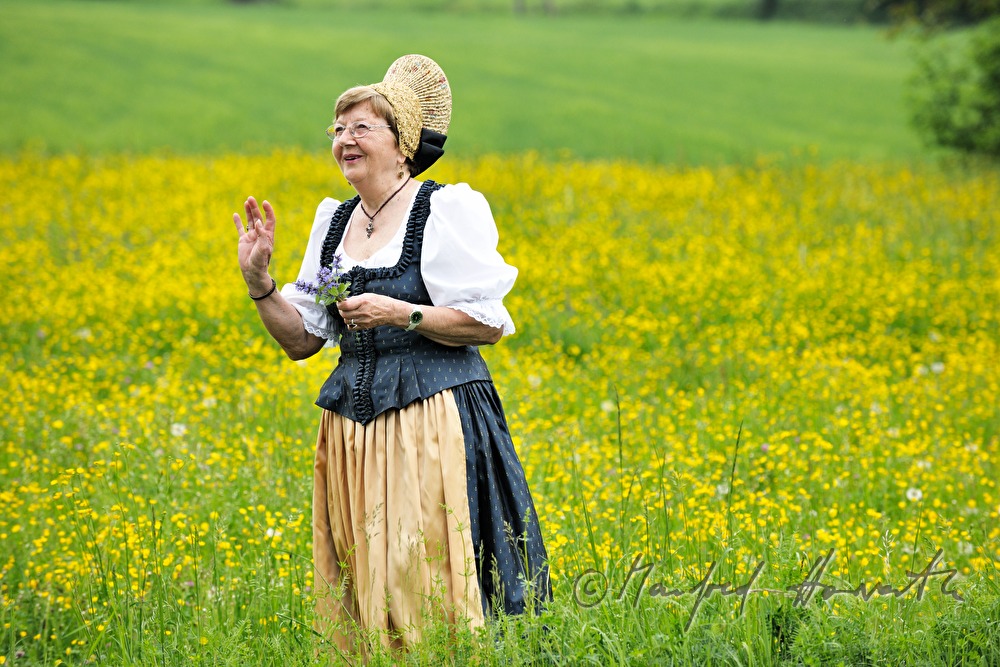 woman in traditional dress from the Wachau region