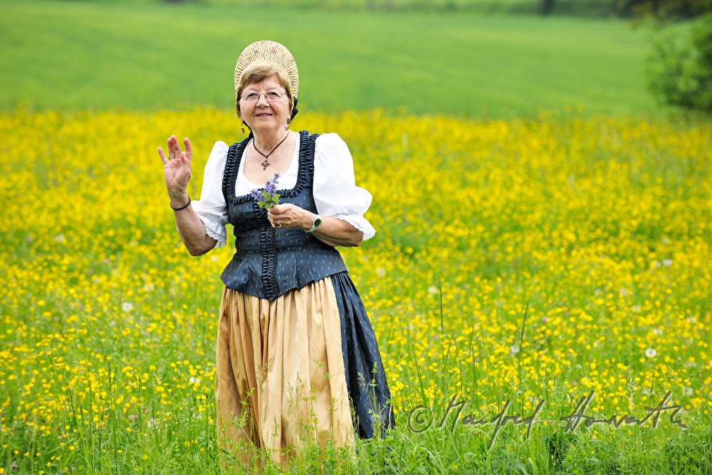 woman in traditional dress from the Wachau region