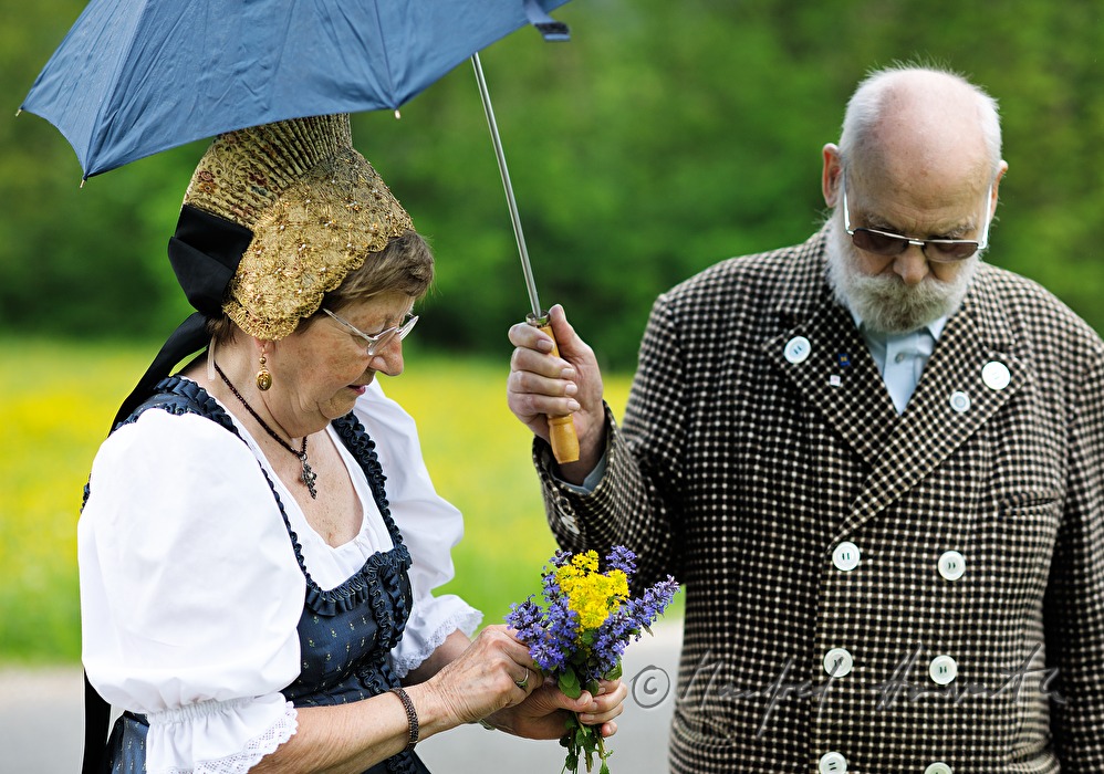 couple in traditional dress from the Wachau region