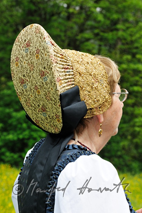 woman in traditional dress from the Wachau region