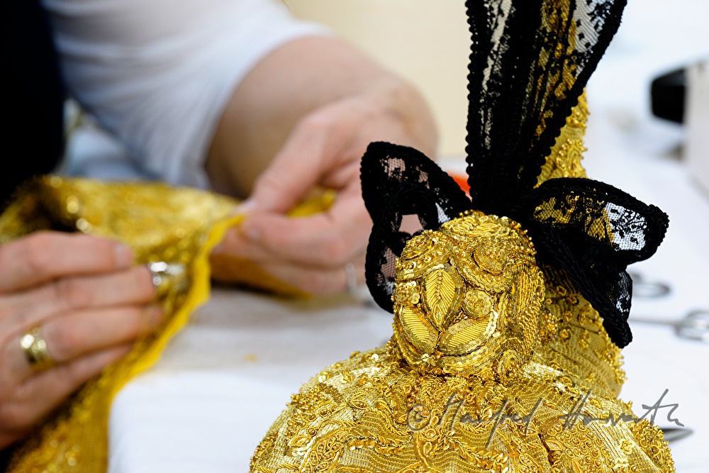 woman making her own Goldhaube