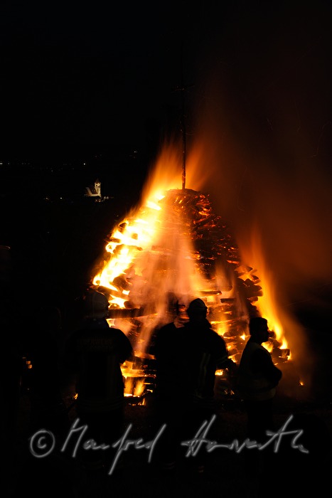 burning the stake at the Midsummer Festival