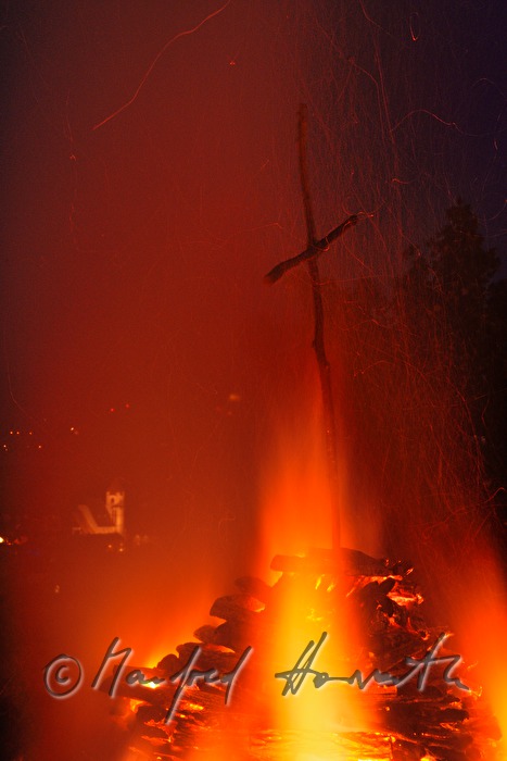 burning the stake at the Midsummer Festival