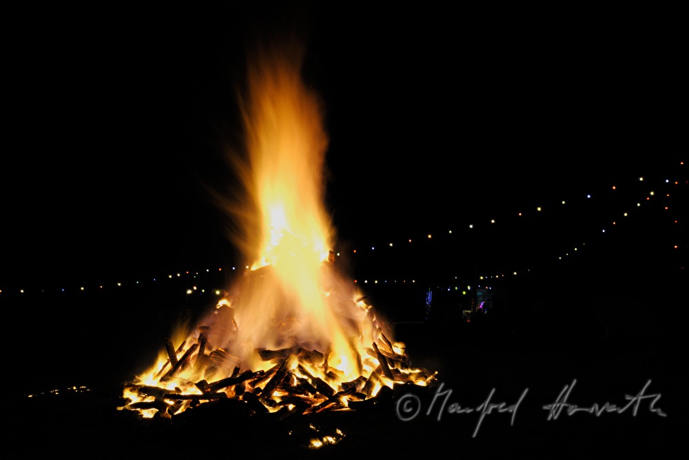 burning the stake at the Midsummer Festival