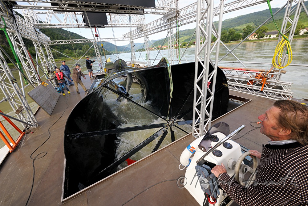 worker of the hydroelectric power plant 