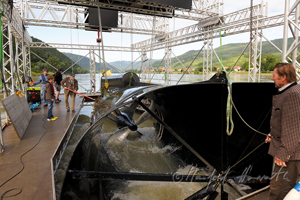 worker of the hydroelectric power plant 