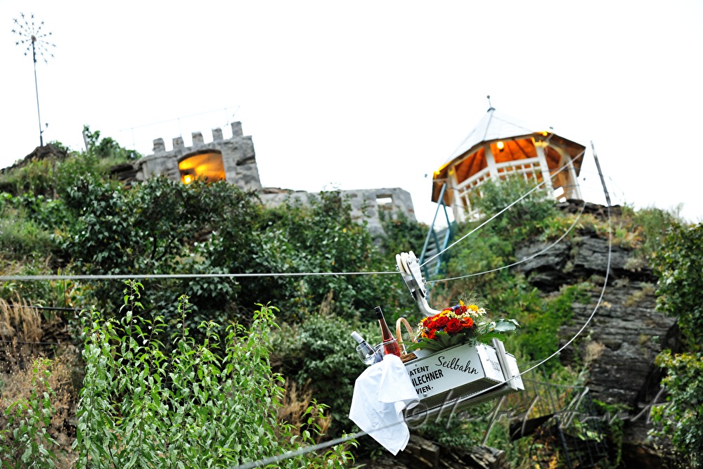 transport of picknic by rope way to the peak