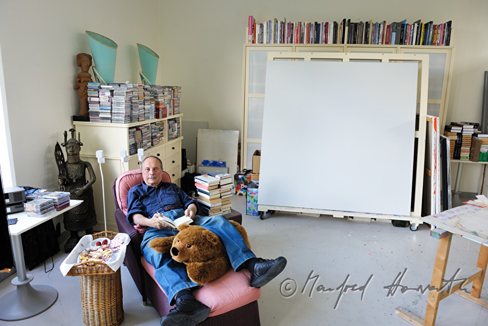 the painter CL Attersee in his studio