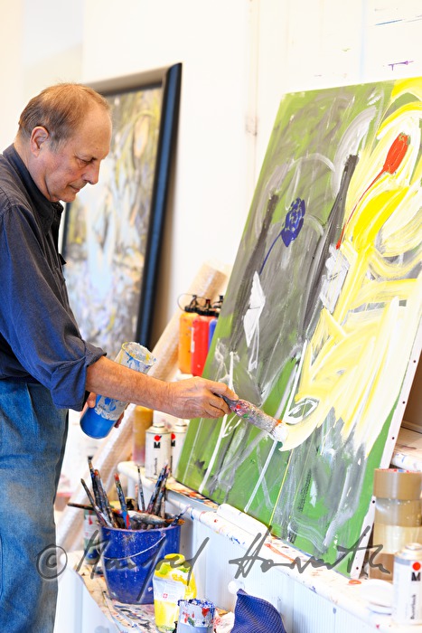 the painter CL Attersee in his studio
