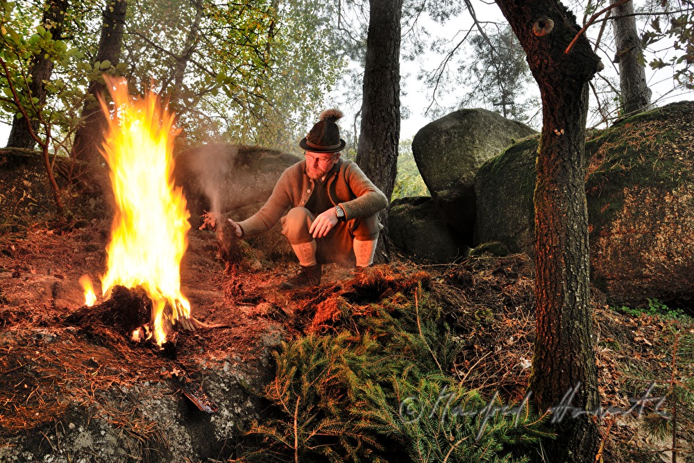 stone for making bitumen oil out of candlewood pine
